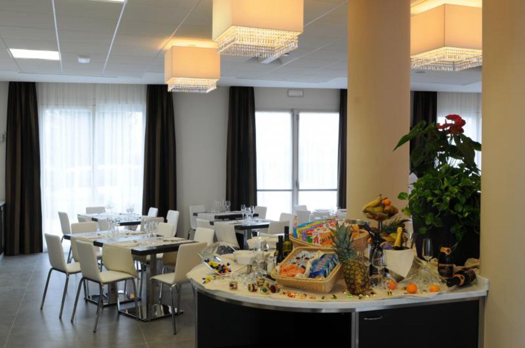 Hotel Fiera Римини Екстериор снимка