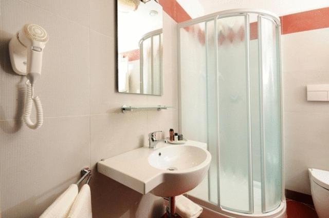 Hotel Fiera Римини Екстериор снимка