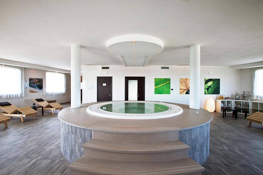Hotel Fiera Римини Екстериор снимка